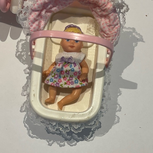 Walking Barbie & baby sister Krissy Doll with talking bassinet on Stroller - Picture 7 of 16